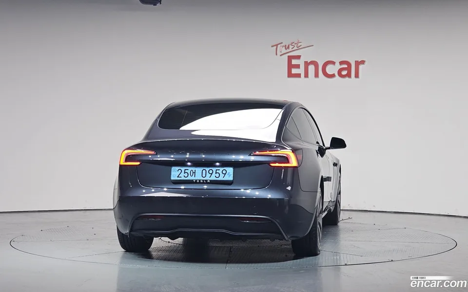 Tesla Model 3 RWD 2025 — миниатюра 4