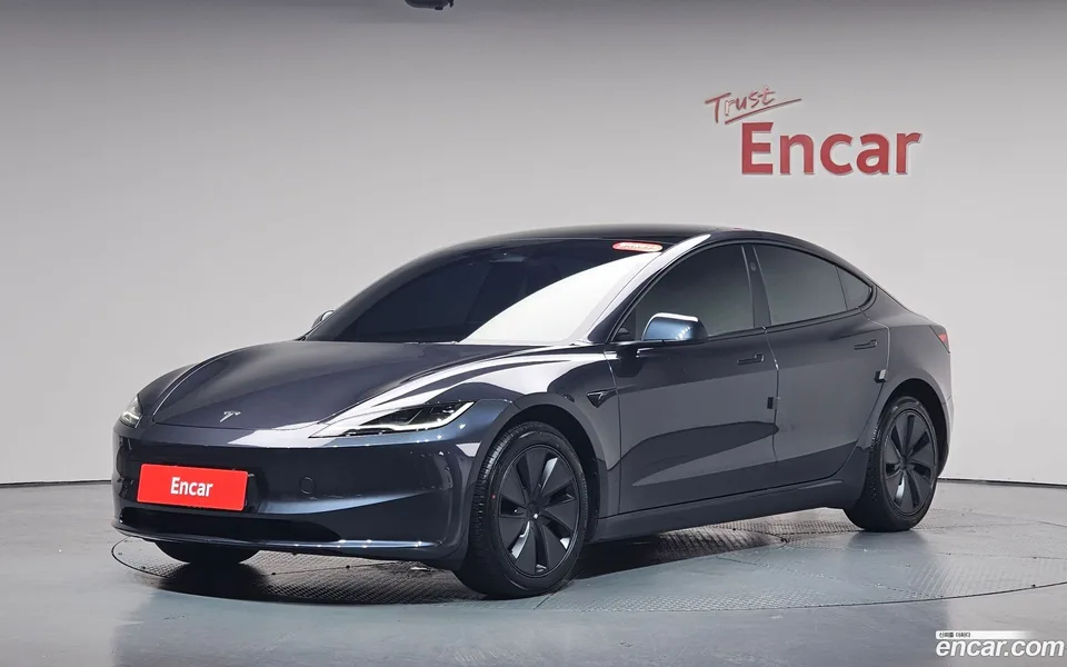 Tesla Model 3 RWD 2025 — фото 1, купить с доставкой в Москву