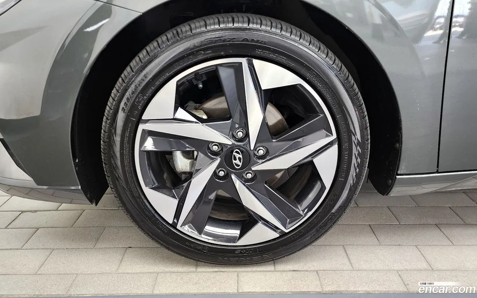 Hyundai Avante Hybrid 2022 — миниатюра 2