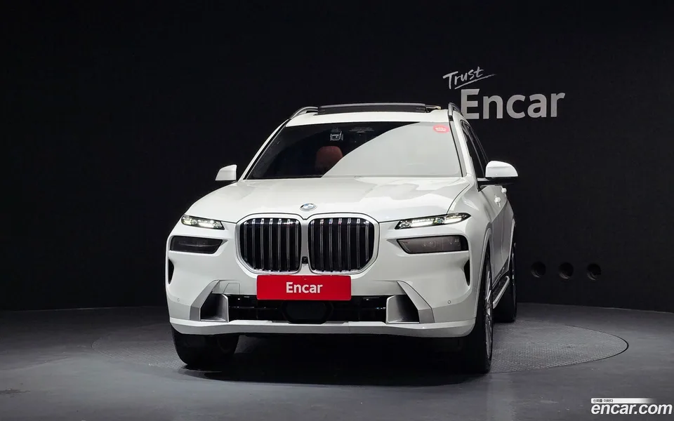 BMW X7 xDrive 40i 6 2025 — миниатюра 3