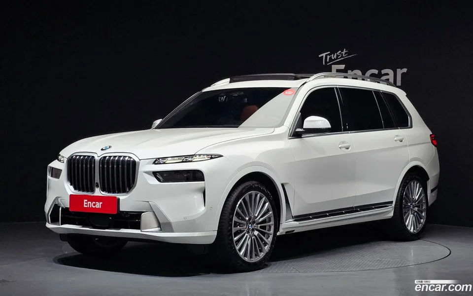 BMW X7 xDrive 40i 6 2025 — фото 1, купить с доставкой в Москву
