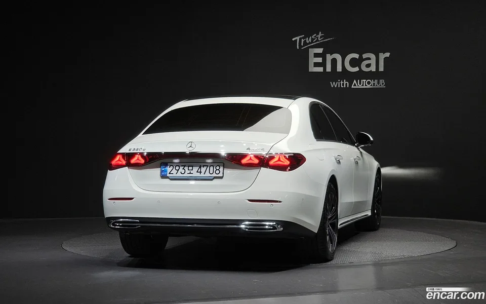 Mercedes-Benz E-Class E220d 4MATIC 2024 — миниатюра 4