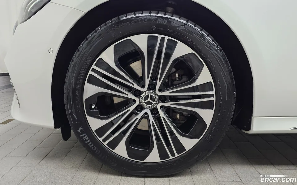Mercedes-Benz E-Class E220d 4MATIC 2024 — миниатюра 5