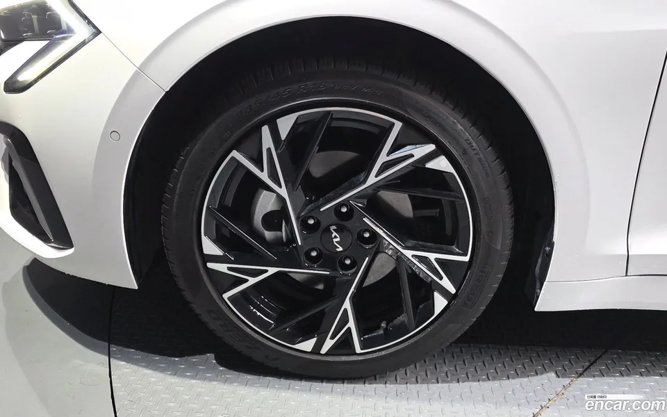 Kia K5 Hybrid 2023 — миниатюра 2