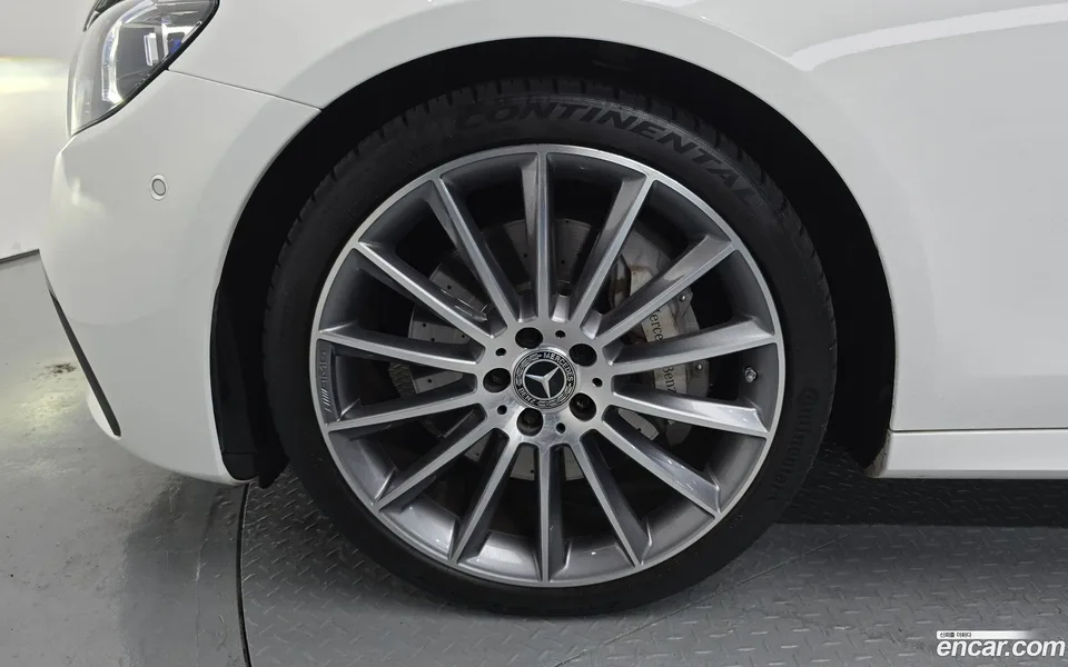 Mercedes-Benz E-Class E350 4MATIC AMG Line 2022 — миниатюра 2