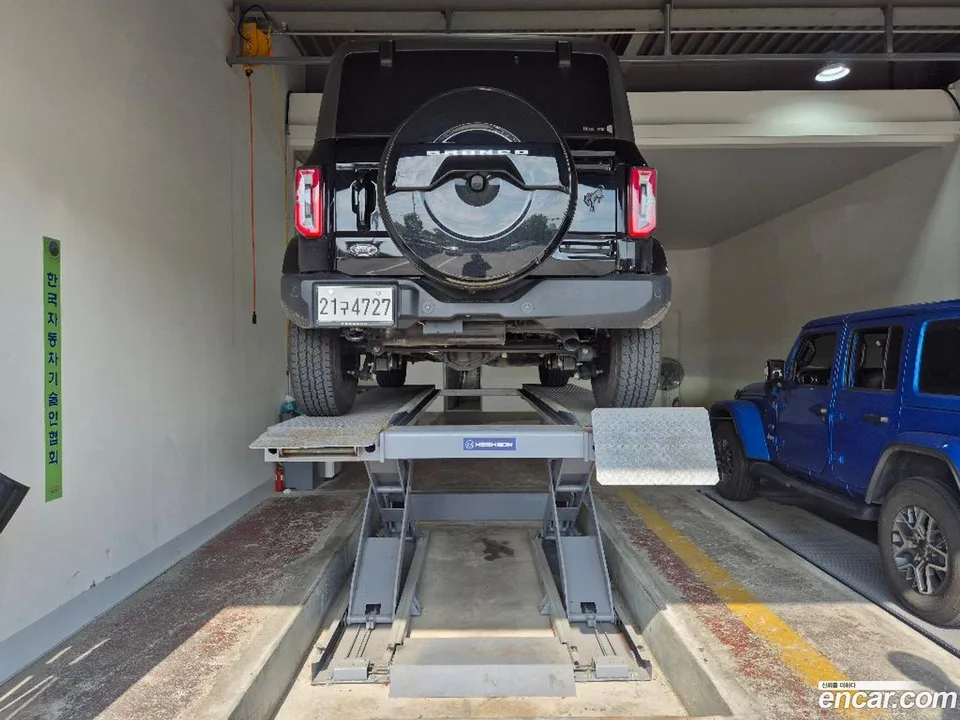 Ford Bronco 2.3 2024 — миниатюра 2