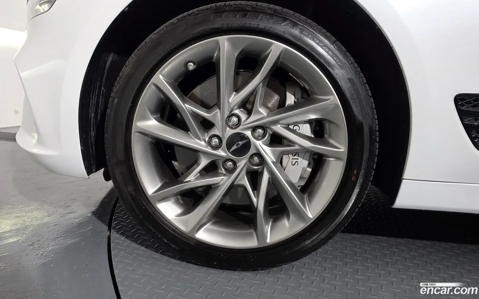 Genesis G70 2.5T 4WD 2023 — миниатюра 2