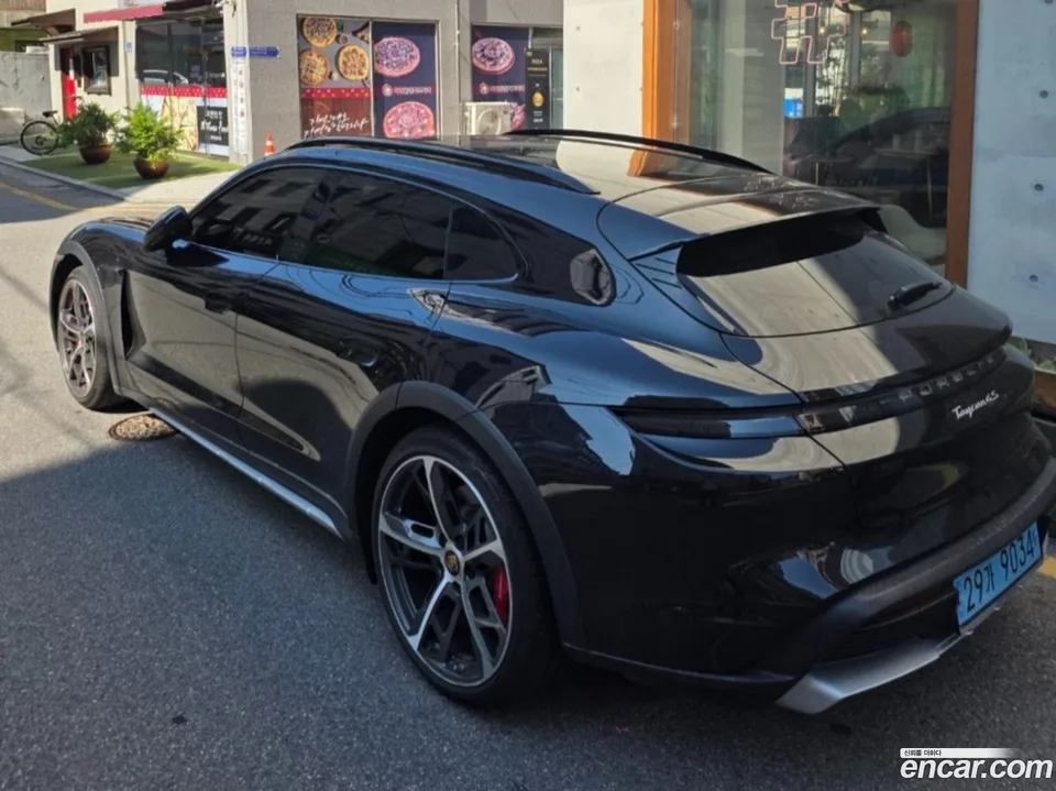 Porsche Taycan 4S 2024 — миниатюра 3