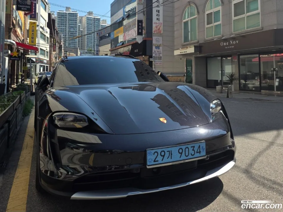 Porsche Taycan 4S 2024 — фото 1, купить с доставкой в Москву