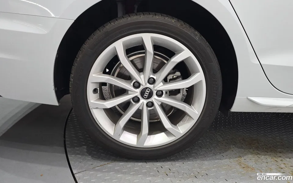 Audi A4 40 TFSI 2022 — миниатюра 2
