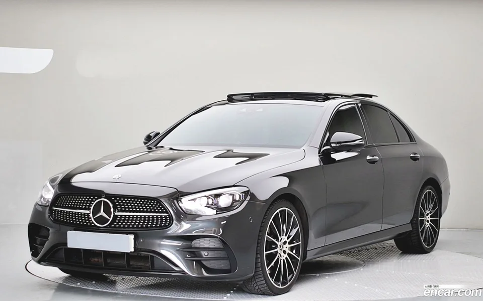 Mercedes-Benz E-Class E350 4MATIC AMG Line 2023 — фото 1, купить с доставкой в Москву