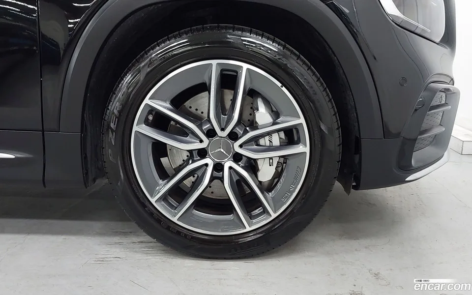 Mercedes-Benz GLB-Class AMG GLB35 4MATIC 2025 — миниатюра 2