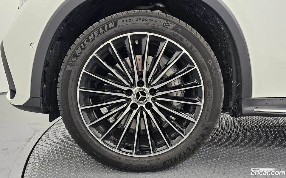 Mercedes-Benz GLC-Class GLC300 4MATIC AMG Line 2026 — миниатюра 2