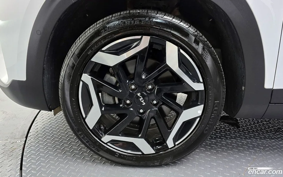 Kia Seltos 1.6 2WD 2023 — миниатюра 2