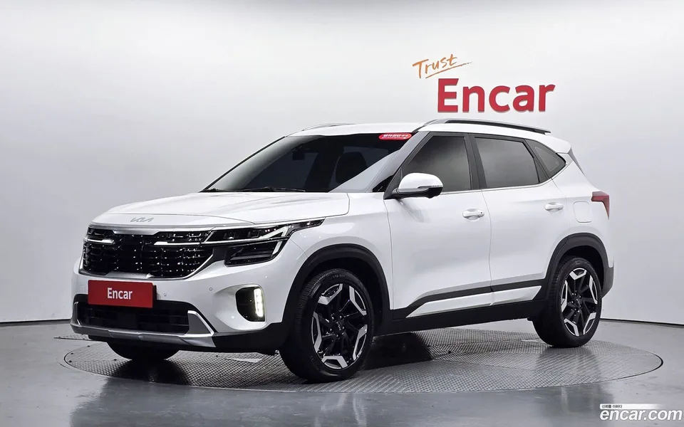 Kia Seltos 1.6 2WD 2023 — фото 1, купить с доставкой в Москву