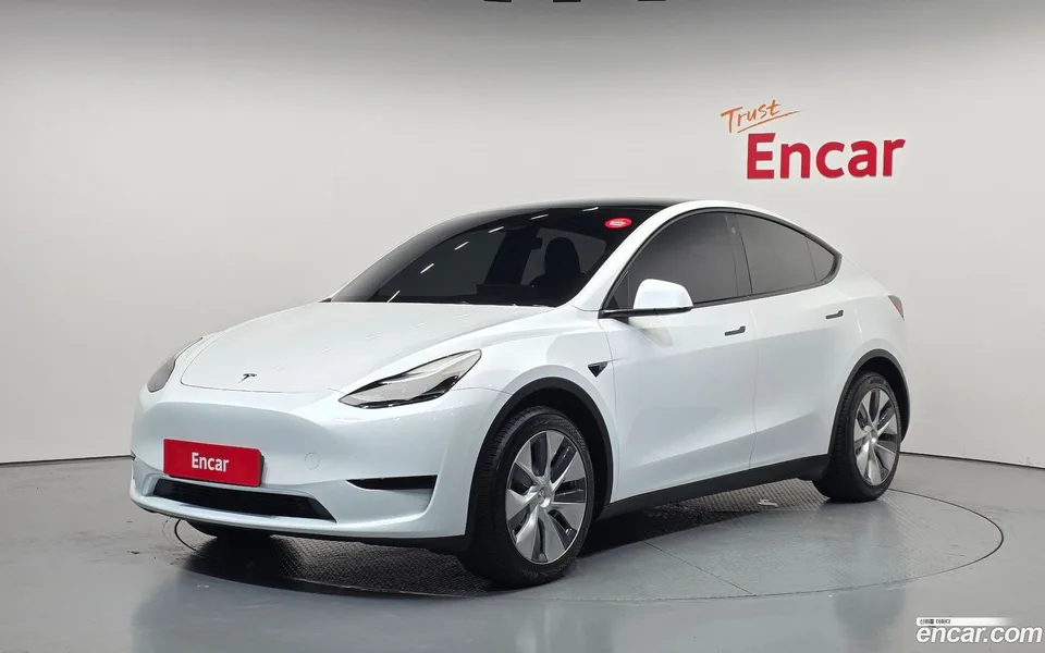Tesla Model Y RWD 2023 — фото 1, купить с доставкой в Москву