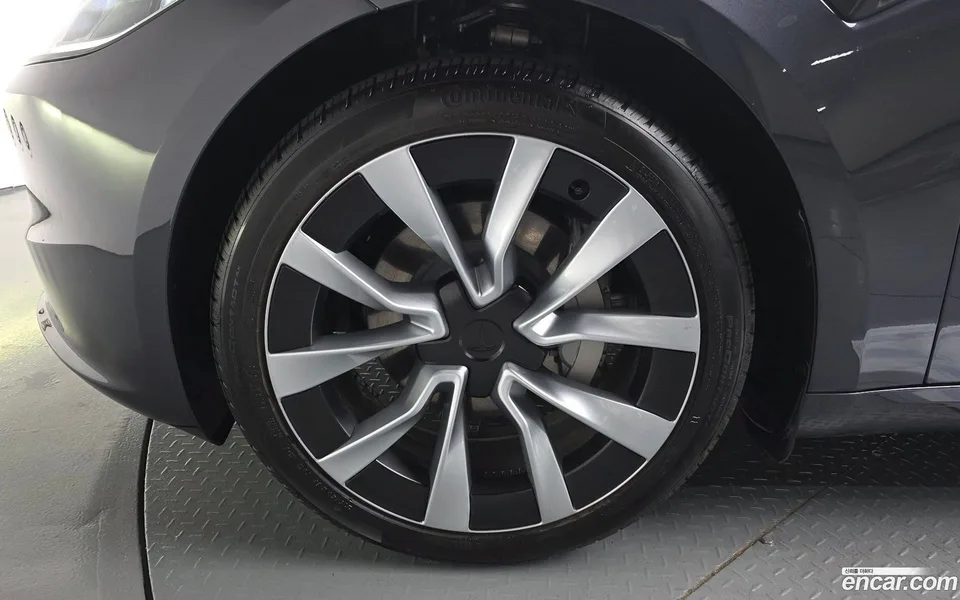 Tesla Model 3 RWD 2025 — миниатюра 5
