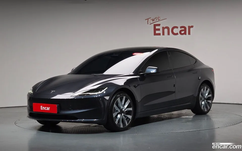 Tesla Model 3 RWD 2025 — фото 1, купить с доставкой в Москву