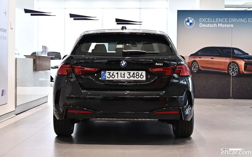 BMW 1 Series 120 2025 — миниатюра 4