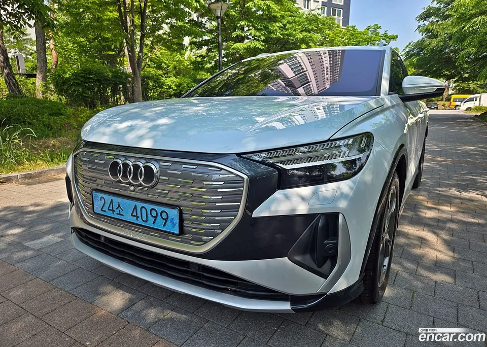 Audi Q4 e-tron 40 2023 — миниатюра 3