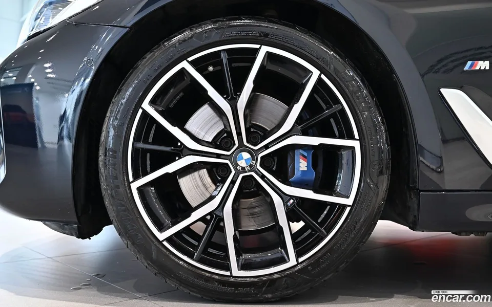 BMW 5 Series 530i xDrive M 2022 — миниатюра 2