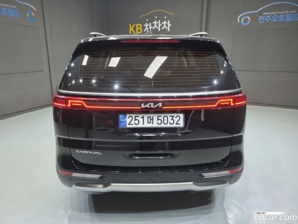 Kia Carnival 9 2022 — миниатюра 3