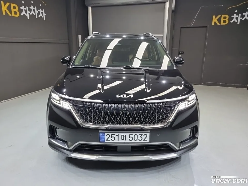 Kia Carnival 9 2022 — фото 1, купить с доставкой в Москву