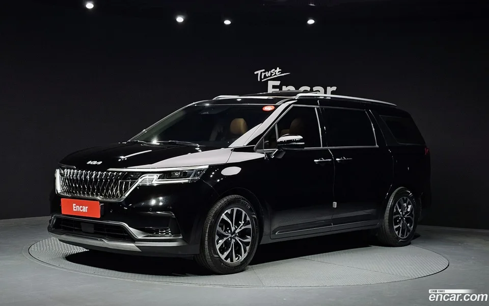 Kia Carnival 9 2023 — фото 1, купить с доставкой в Москву