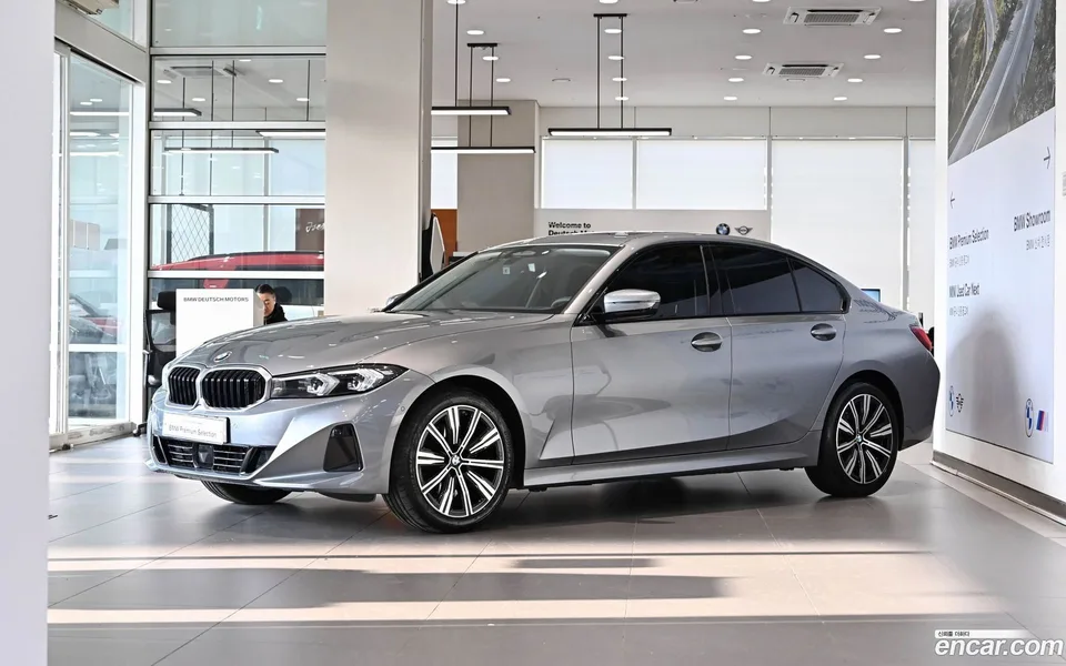 BMW 3 Series 320i 2025 — фото 1, купить с доставкой в Москву