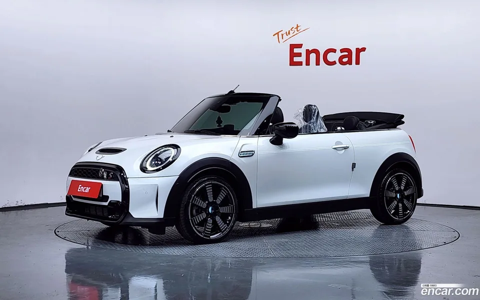 MINI Cooper S Convertible 2023 — фото 1, купить с доставкой в Москву