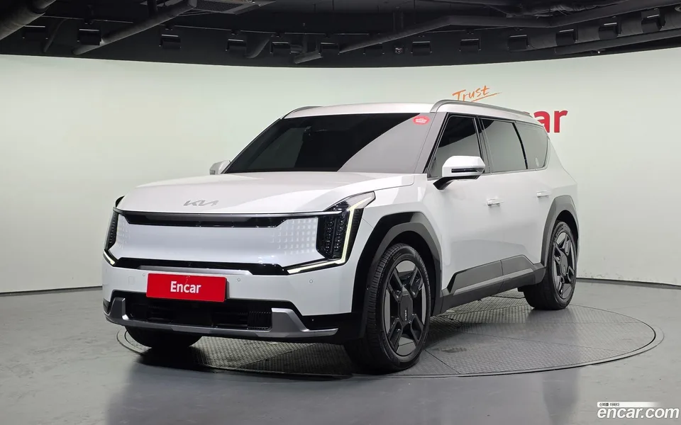 Kia EV9 4WD 2023 — фото 1, купить с доставкой в Москву