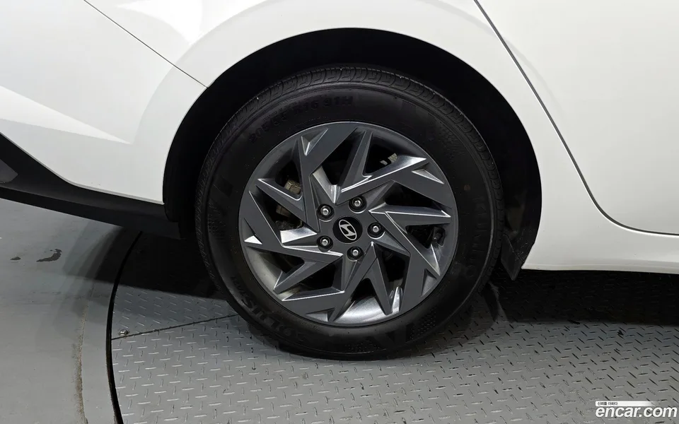Hyundai Avante CN7 1.6 2024 — миниатюра 2