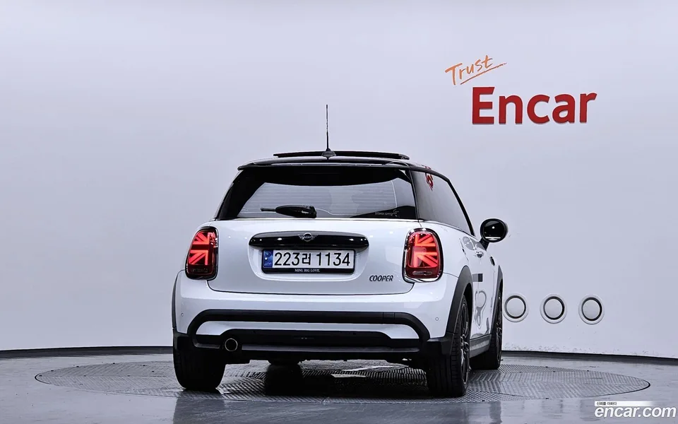 MINI Cooper 2023 — миниатюра 4