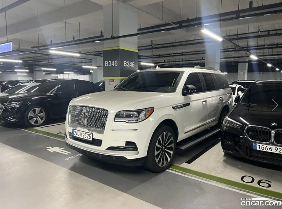 Lincoln Navigator 3.5L 2022 — миниатюра 2