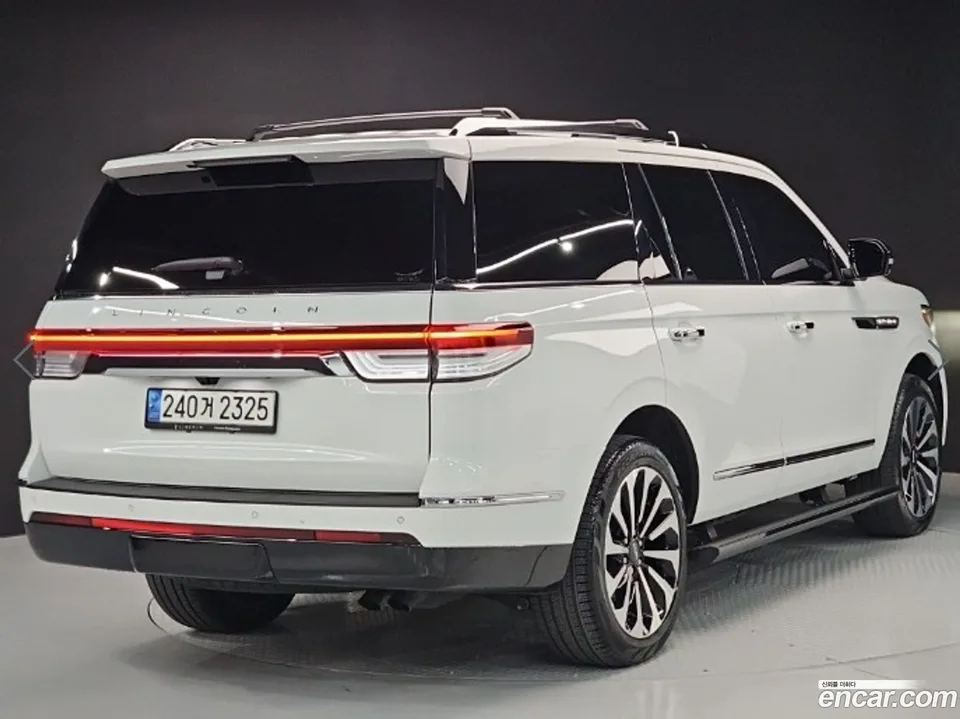 Lincoln Navigator 3.5L 2022 — миниатюра 4
