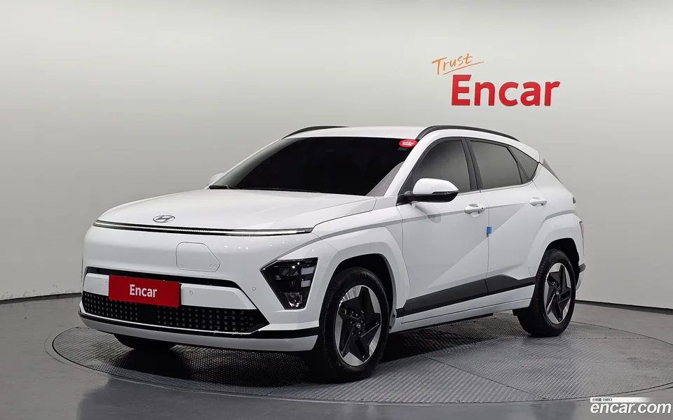 Hyundai Kona Electric 2025 — фото 1, купить с доставкой в Москву