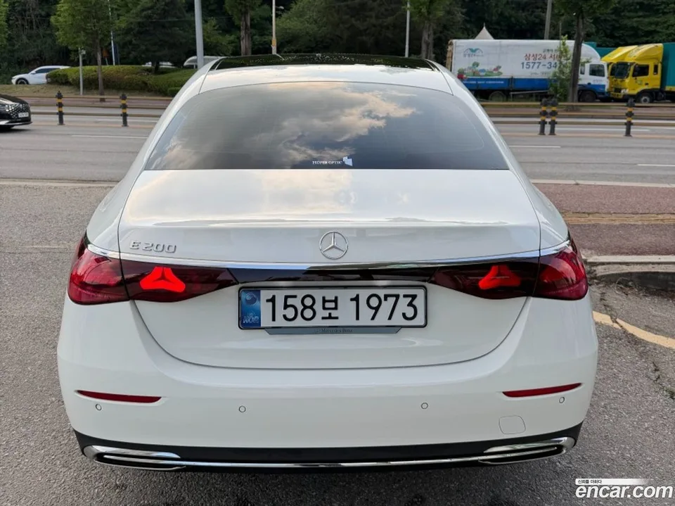 Mercedes-Benz E-Class E200 2026 — миниатюра 4