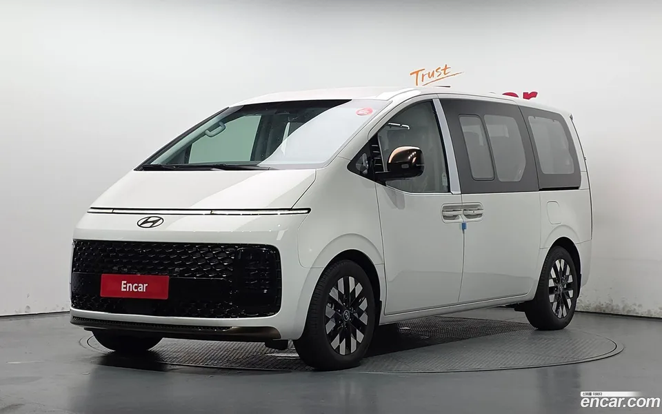 Hyundai Staria 4WD 9 2025 — фото 1, купить с доставкой в Москву
