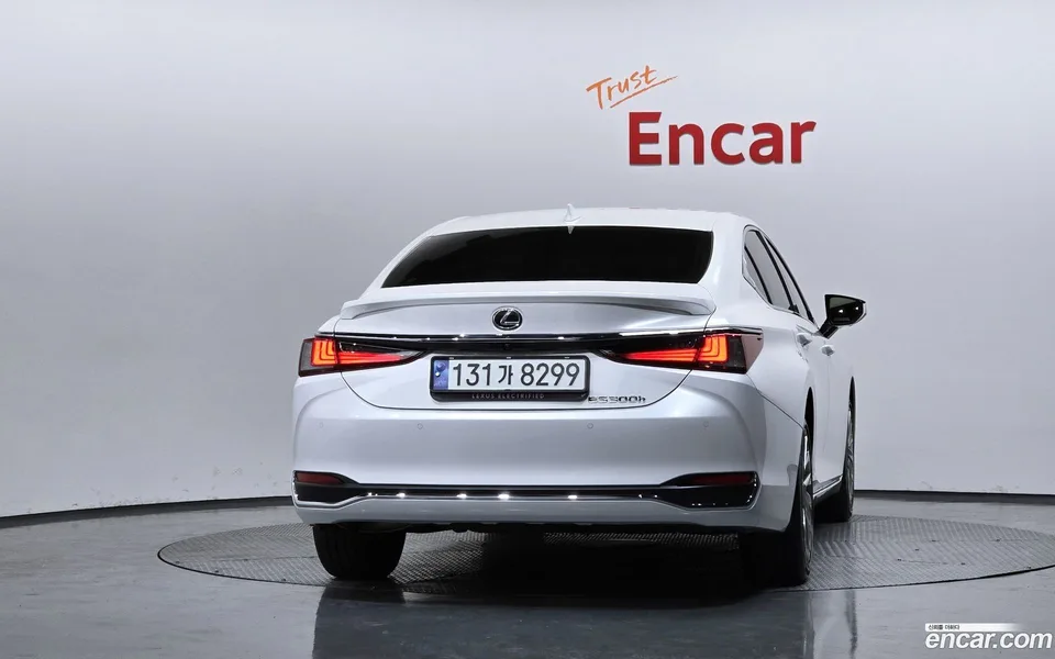 Lexus ES 300h 2024 — миниатюра 4