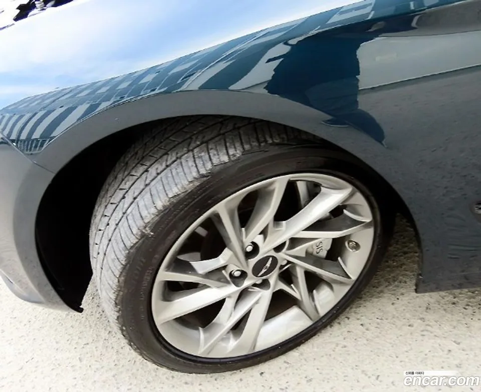 Genesis G70 2.5T 4WD 2023 — миниатюра 2
