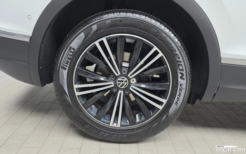 Volkswagen Tiguan 2.0 TDI 2022 — миниатюра 2