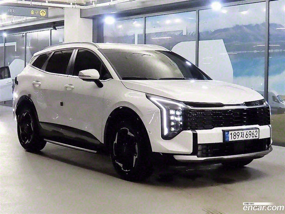 Kia Sportage 1.6 2WD 2024 — фото 1, купить с доставкой в Москву