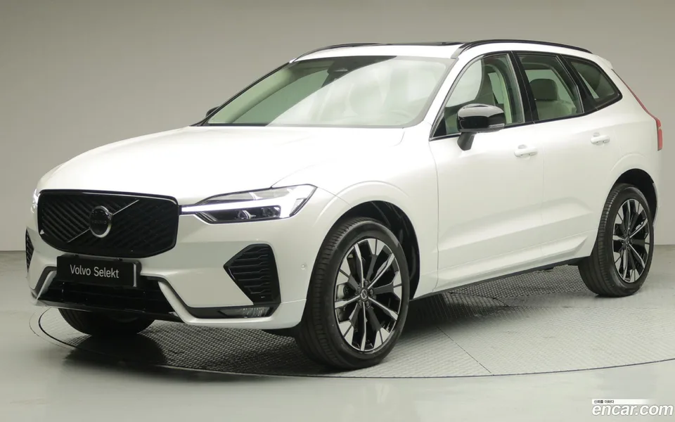 Volvo XC60 B5 2026 — фото 1, купить с доставкой в Москву