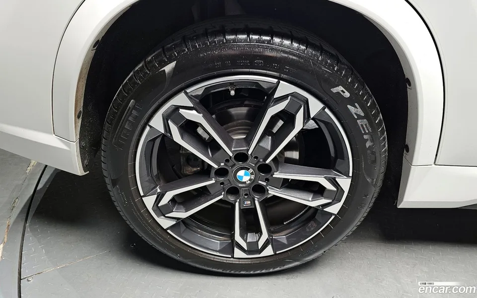 BMW X1 xDrive 20i M 2024 — миниатюра 5