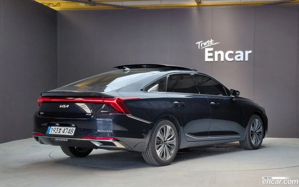 Kia K8 Hybrid 2022 — фото 1, купить с доставкой в Москву
