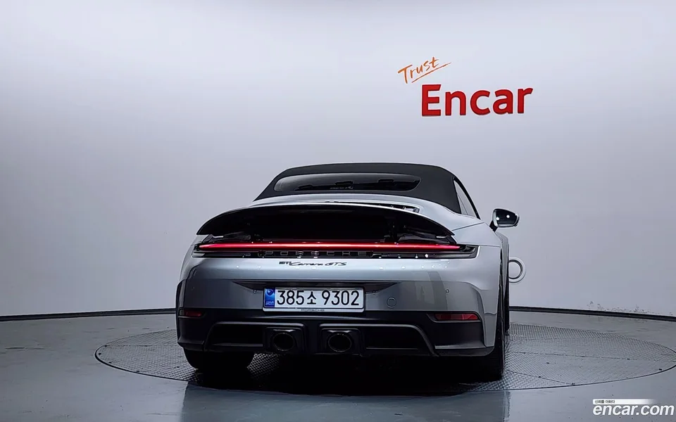 Porsche 911 (992) GTS 2025 — миниатюра 4