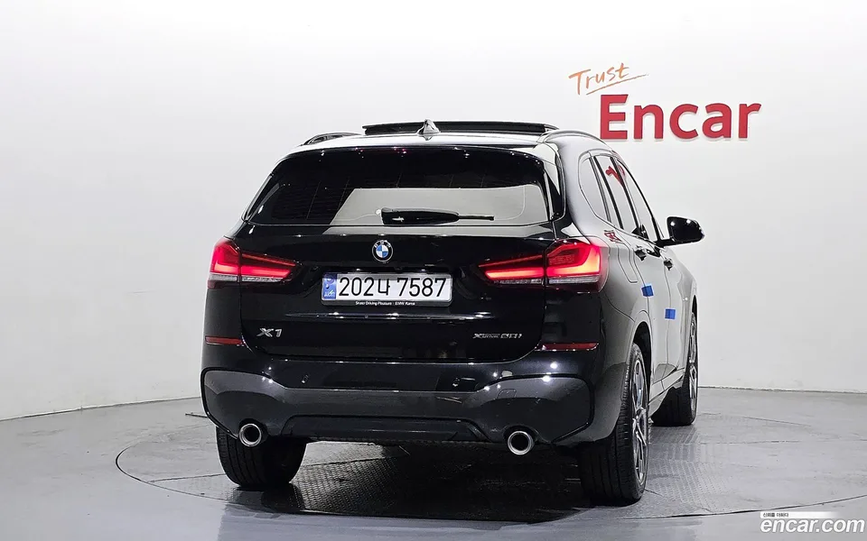 BMW X1 xDrive 20i M 2022 — миниатюра 4