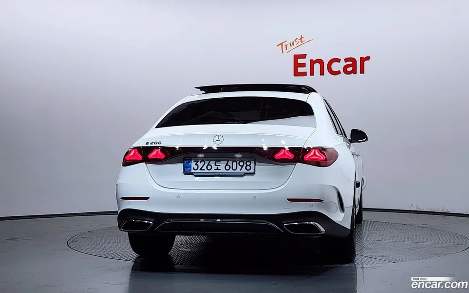 Mercedes-Benz E-Class E200 AMG Line 2025 — миниатюра 4