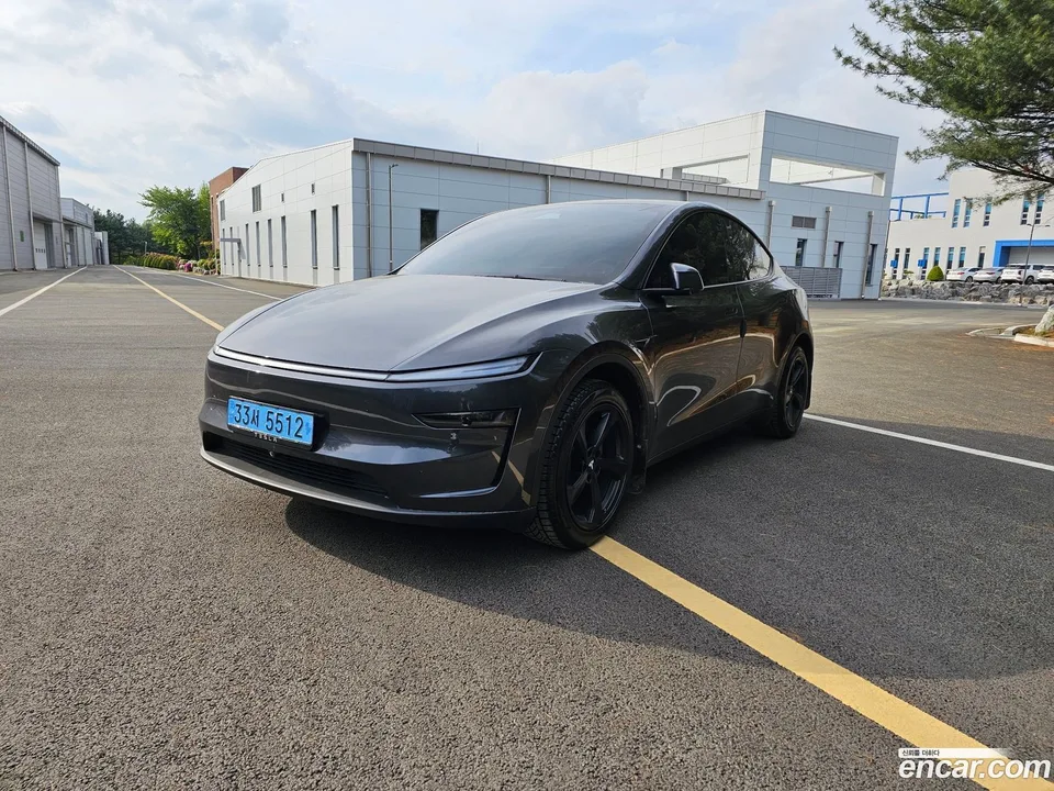 Tesla Model Y RWD 2025 — миниатюра 3