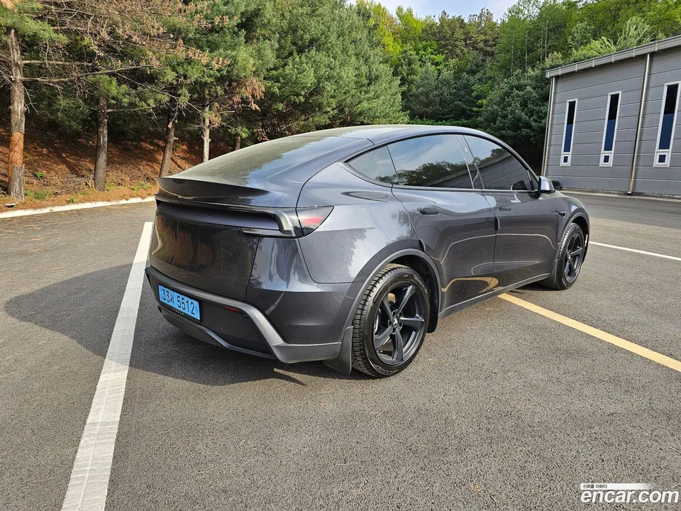 Tesla Model Y RWD 2025 — миниатюра 4